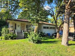482 RUTH AVENUE Toronto, ON M2M 2J3