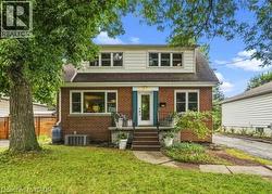 177 YORK Road  Dundas, ON L9H 1M8