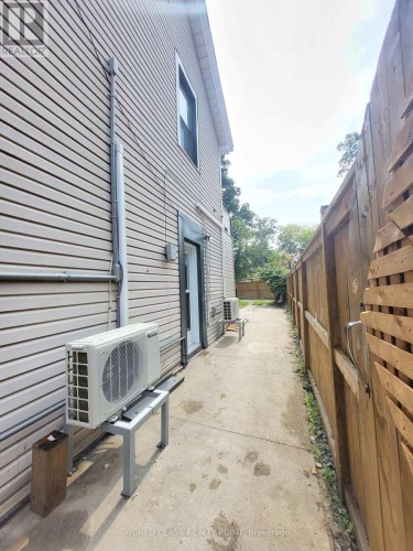 MAIN - 49 VINE AVENUE , Toronto, Ontario M6P 1V6 4
