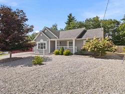 31 Acorn Drive Bridgewater, NS B4V 8Z3