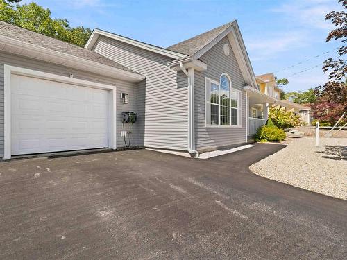 31 Acorn Drive, Bridgewater, NS 