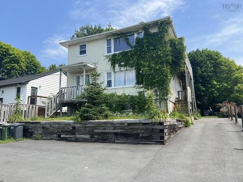 24 Charles Street  Dartmouth, NS B3A 3W6