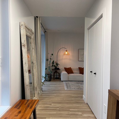 Mud Room - 310-201 Rue St-Georges, Saint-Jean-Sur-Richelieu, QC 