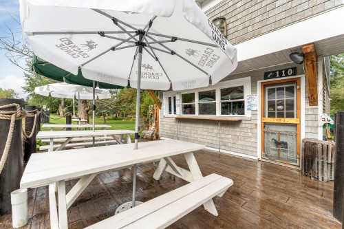 Terrasse - 110 Rue Main, North Hatley, QC 