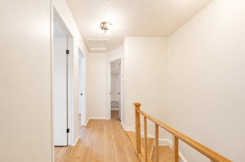 Corridor - 481 Boul. St-Raymond, Gatineau (Hull), QC 