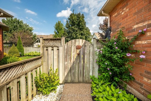 159 Thoroughbred Boulevard, Hamilton, ON 