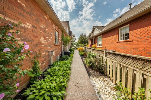 159 Thoroughbred Boulevard, Hamilton, ON 