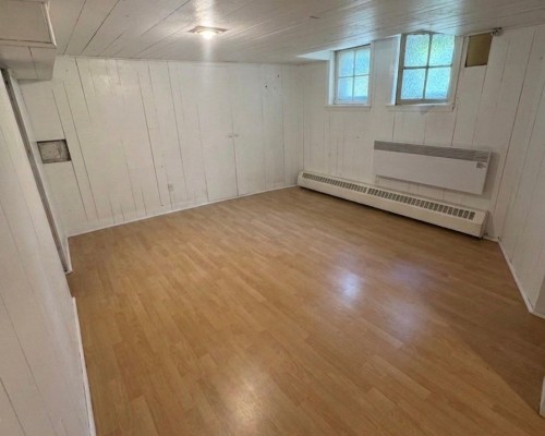 Salle familiale - 4219 Av. Marcil, Montréal (Côte-Des-Neiges/Notre-Dame-De-Grâce), QC 