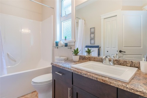 3304 Chemoy Rd, Chemainus, BC 