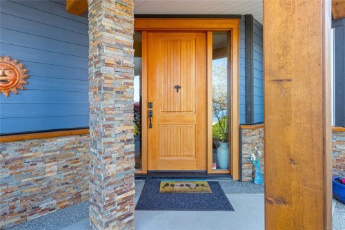3304 Chemoy Rd, Chemainus, BC 