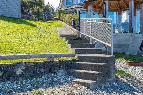3304 Chemoy Rd, Chemainus, BC 