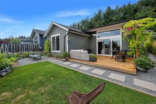 913 Craig Rd, Ladysmith, BC 