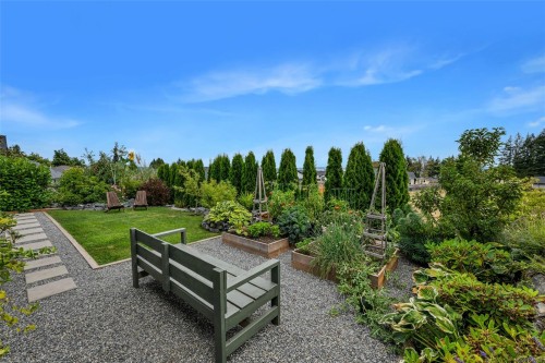 913 Craig Rd, Ladysmith, BC 