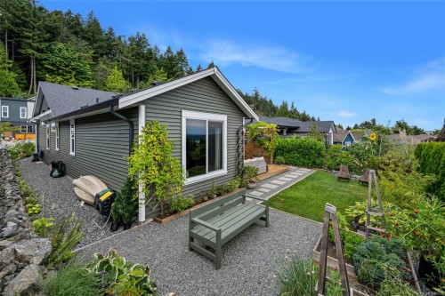 913 Craig Rd, Ladysmith, BC 
