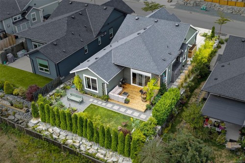 913 Craig Rd, Ladysmith, BC 