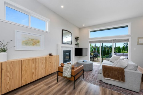 913 Craig Rd, Ladysmith, BC 