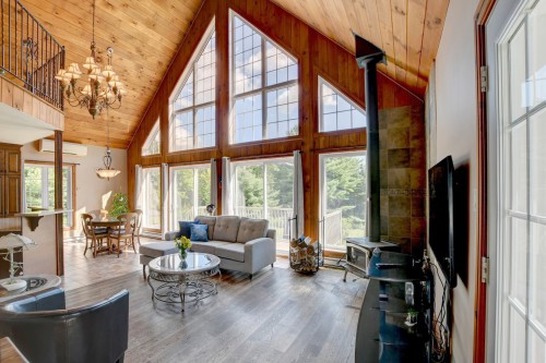 Salon - 4034  - 4036 Ch. Du Lac-Gratten, Rawdon, QC 