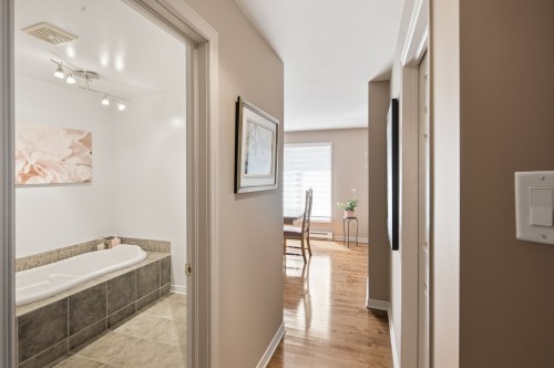 Passageway - 3-10 Rue De La Cime, Gatineau (Hull), QC 