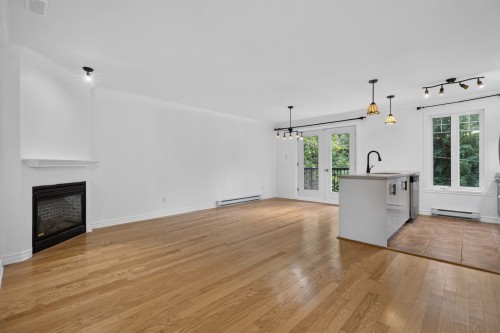 Salon - 7-1425 Rue Leclair, Montréal (Verdun/Île-Des-Soeurs), QC 