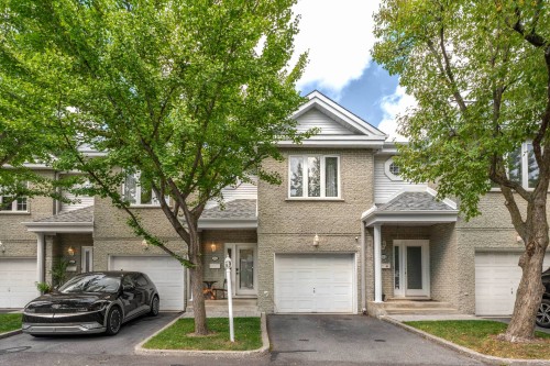 1106 Rue Hélène-Boullé  Boucherville, QC J4B 2A7