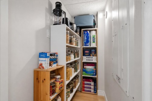 Rangement - 804-6635 Ch. Mackle, Côte-Saint-Luc, QC 