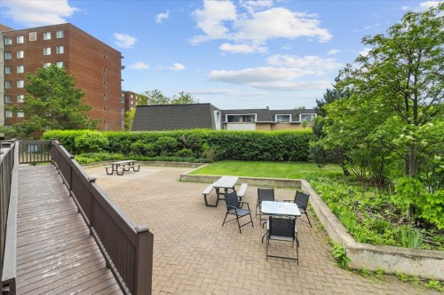Terrasse - 804-6635 Ch. Mackle, Côte-Saint-Luc, QC 