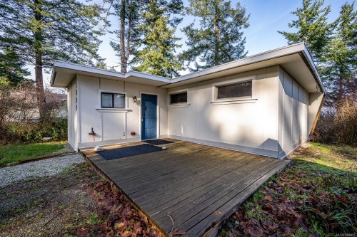 1426 Wilkinson Rd, Comox, BC 