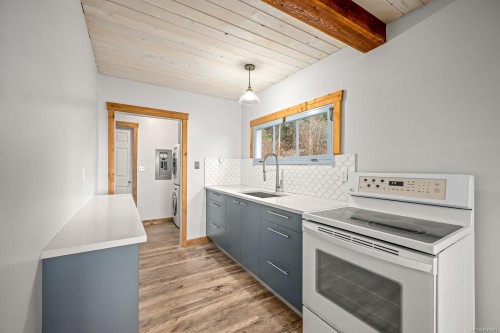 1426 Wilkinson Rd, Comox, BC 