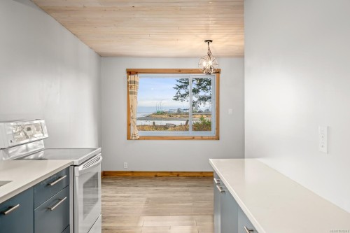 1426 Wilkinson Rd, Comox, BC 