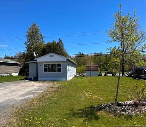 15 Hedgeview Dr, Fredericton, NB 