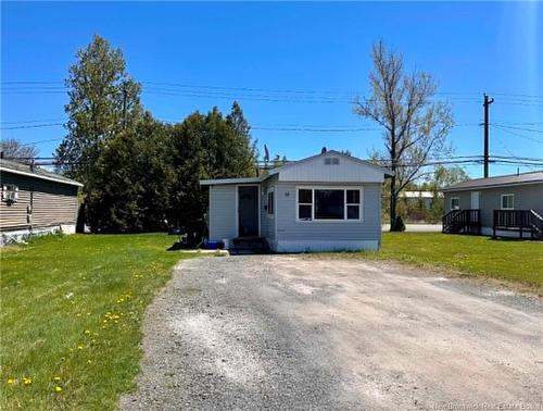 15 Hedgeview Dr, Fredericton, NB 