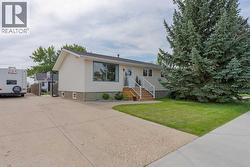 5218 38 Avenue  Taber, AB T1G 1B8