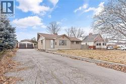 298 BARTON Street Stoney Creek, ON L8E 2K6