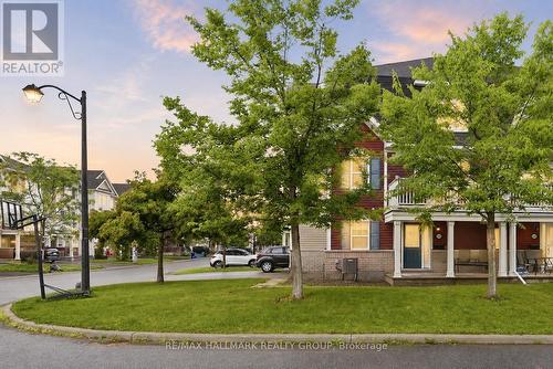 588 Foxlight Circle, Ottawa, ON 