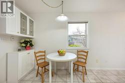 Kitchen nook - 