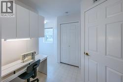 Laundry & mud room - 