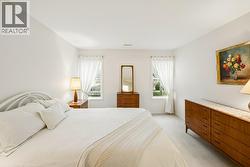 Primary bedroom - 