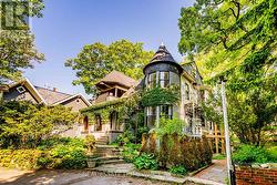 3025 QUEEN STREET E  Toronto, ON M1N 1A5
