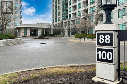 610 - 100 PROMENADE CIRCLE , Vaughan, Ontario L4J 7W7 4