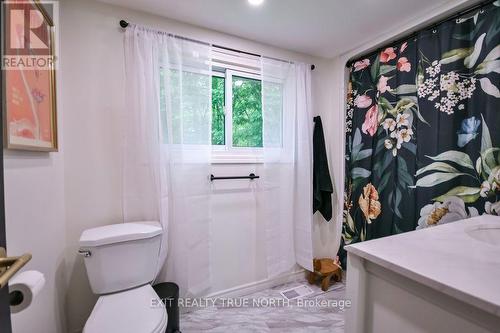 27 Nida Drive, Tiny, ON 