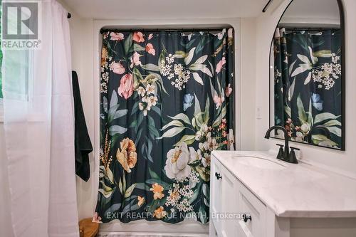 27 Nida Drive, Tiny, ON 