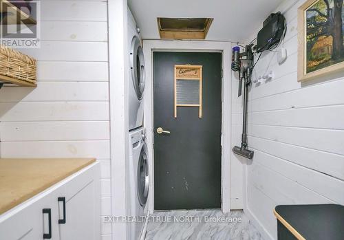 27 Nida Drive, Tiny, ON 