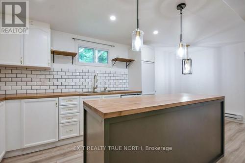 27 Nida Drive, Tiny, ON 