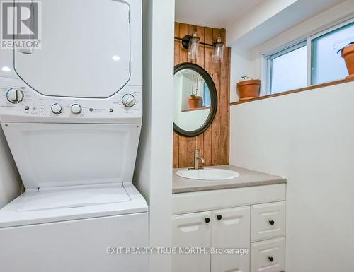 27 Nida Drive, Tiny, ON 