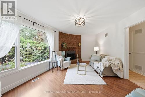 572 Harmony Avenue, Burlington, ON 
