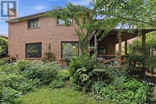 572 Harmony Avenue, Burlington, ON 