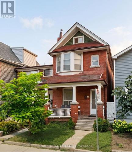 UPPER - 32 GARNET AVENUE , Toronto, Ontario M6G 1V5