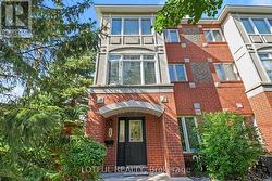 68 METROPOLE PRIVATE Ottawa, ON K1Z 1G1