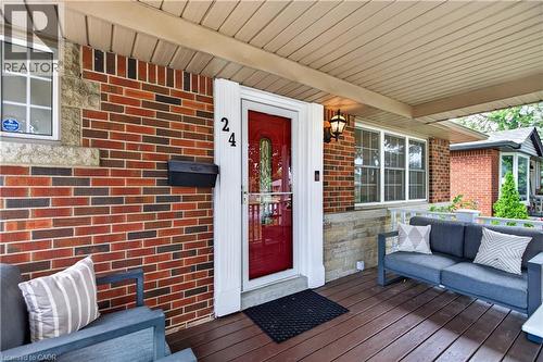 Covered front porch - 24 Castlefield Drive, Hamilton, ON 