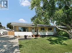 2002 Richardson ROAD  Saskatoon, SK S7L 4B7